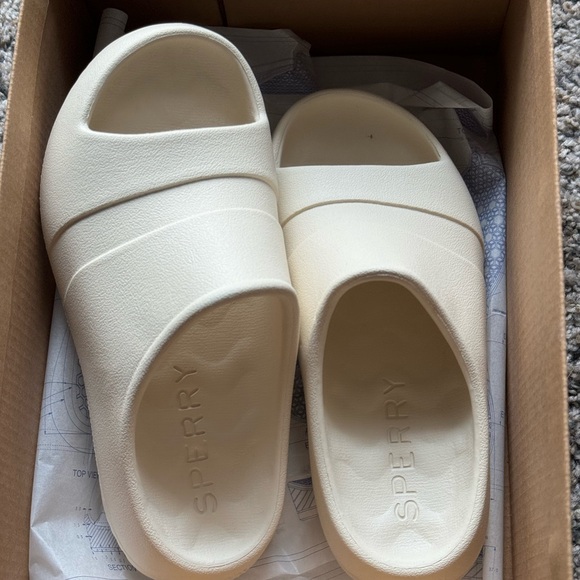 Sperry Float size sandal size 6 - Picture 2 of 4